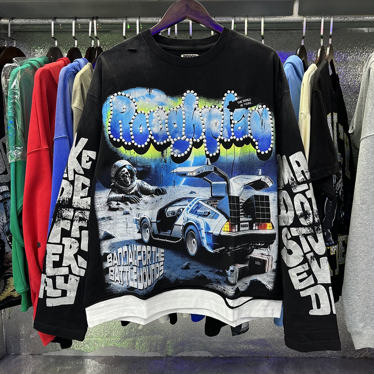Rough Play Moon Walker Graphic Long-Sleeve T-Shirt ¡ª context
