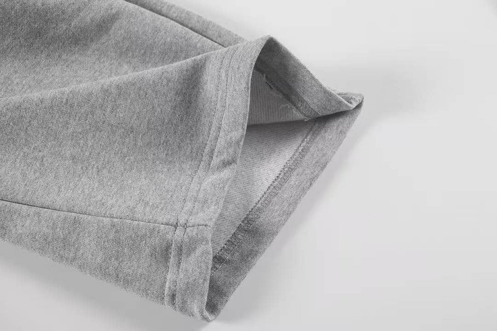 alo Small Logo Crewneck Sweatshirt & Sweatpants Matching Set ¡ª detail