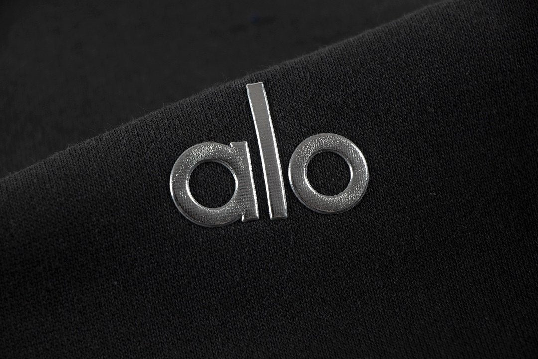 alo Small Logo Crewneck Sweatshirt & Sweatpants Matching Set ¡ª detail