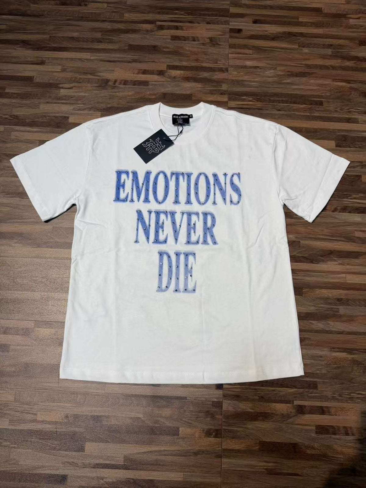 MIXED EMOTION Never Die Graphic Short-Sleeve T-Shirt ¡ª context