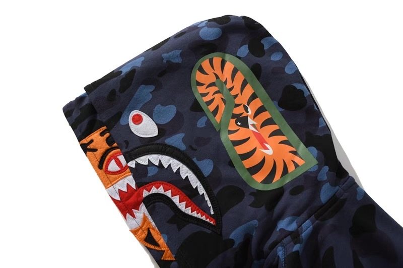 BAPE Camo Full-Zip Graphic Hood Hoodie ¡ª detail