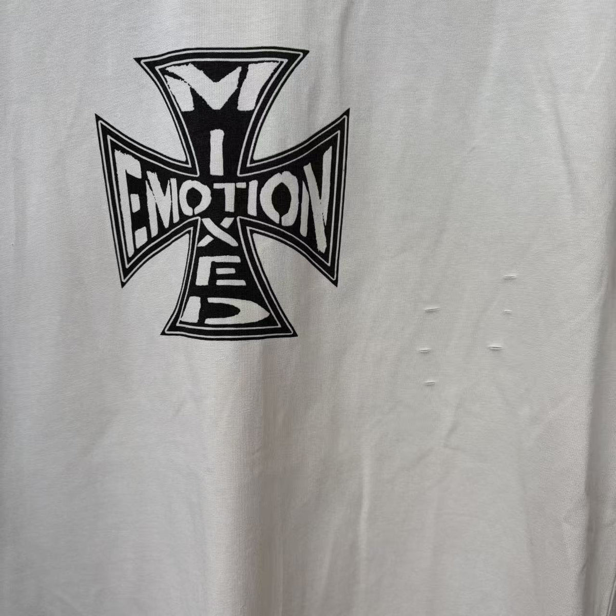 MIXED EMOTION Cross Graphic Distressed T-Shirt ¡ª detail
