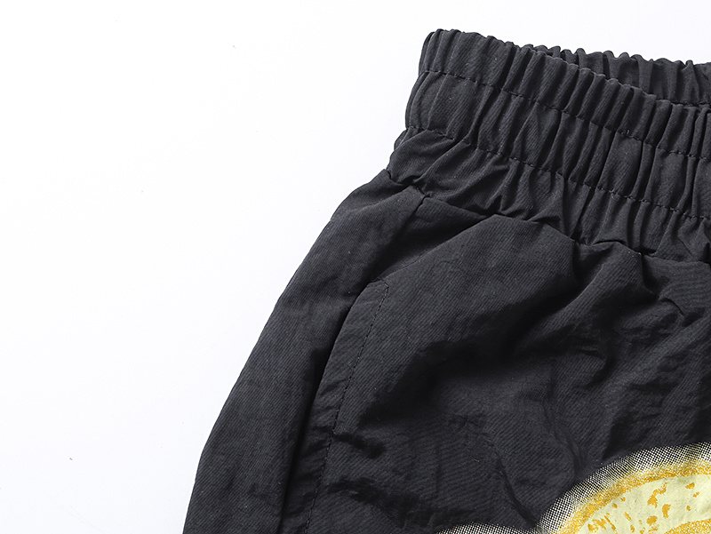 MIXED EMOTION Black Front Graphic Appliqu¨¦ Shorts ¡ª detail
