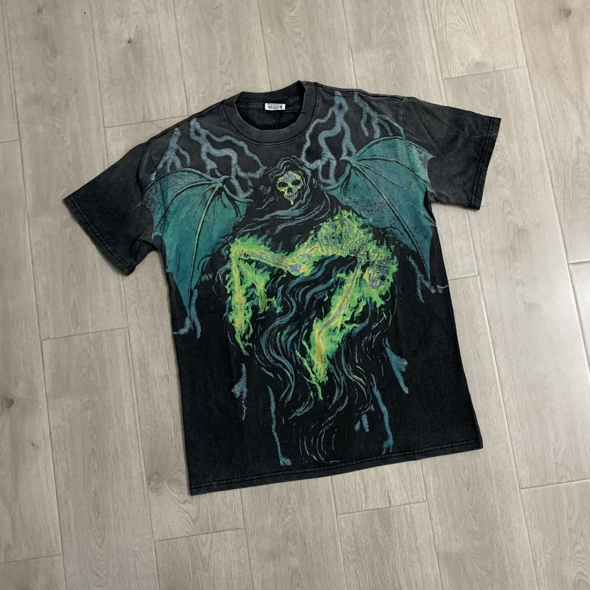 VALE USA Dream Graphic Short-Sleeve T-Shirt ¡ª front