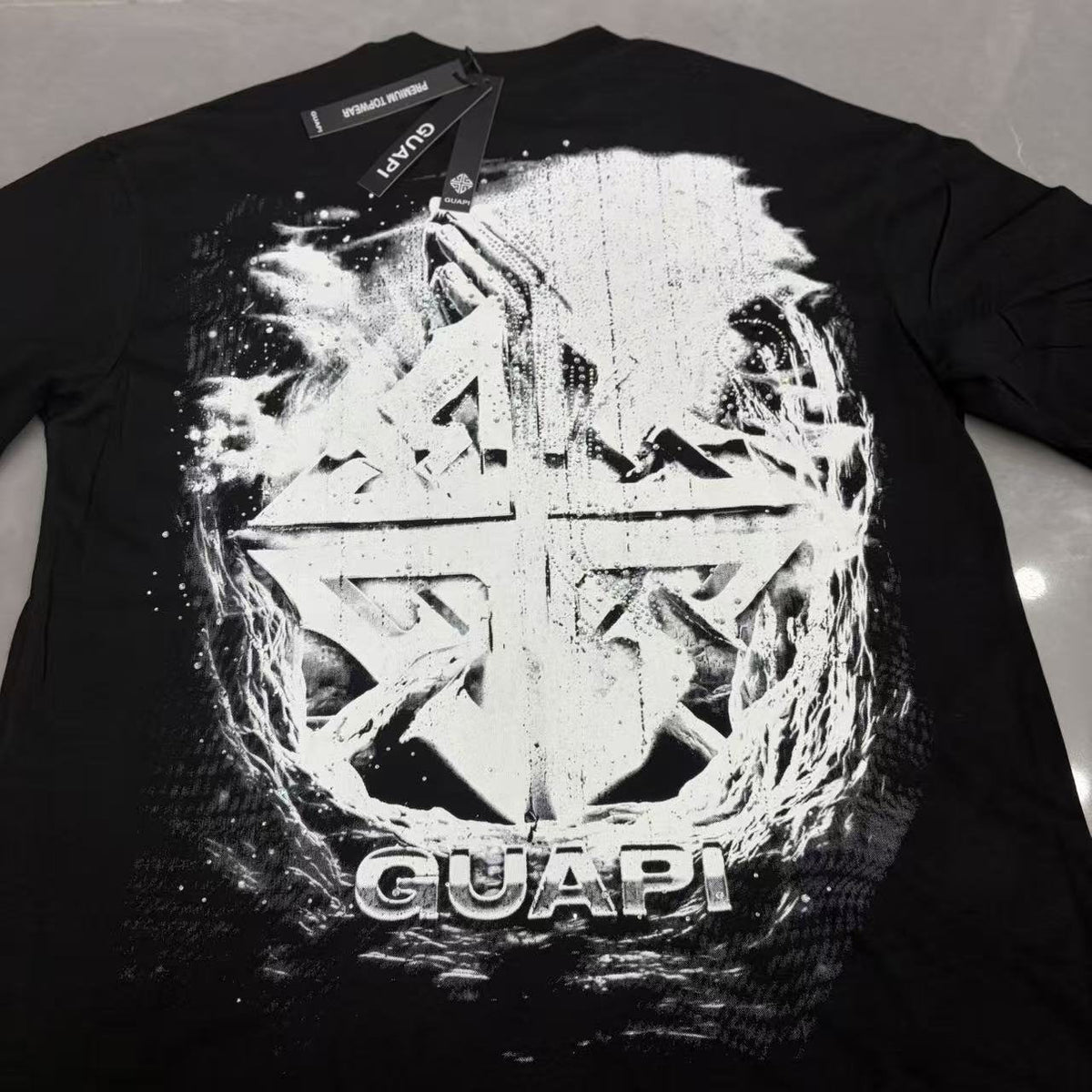 GUAPI Distressed Rhinestone Graphic T-Shirt ¡ª detail