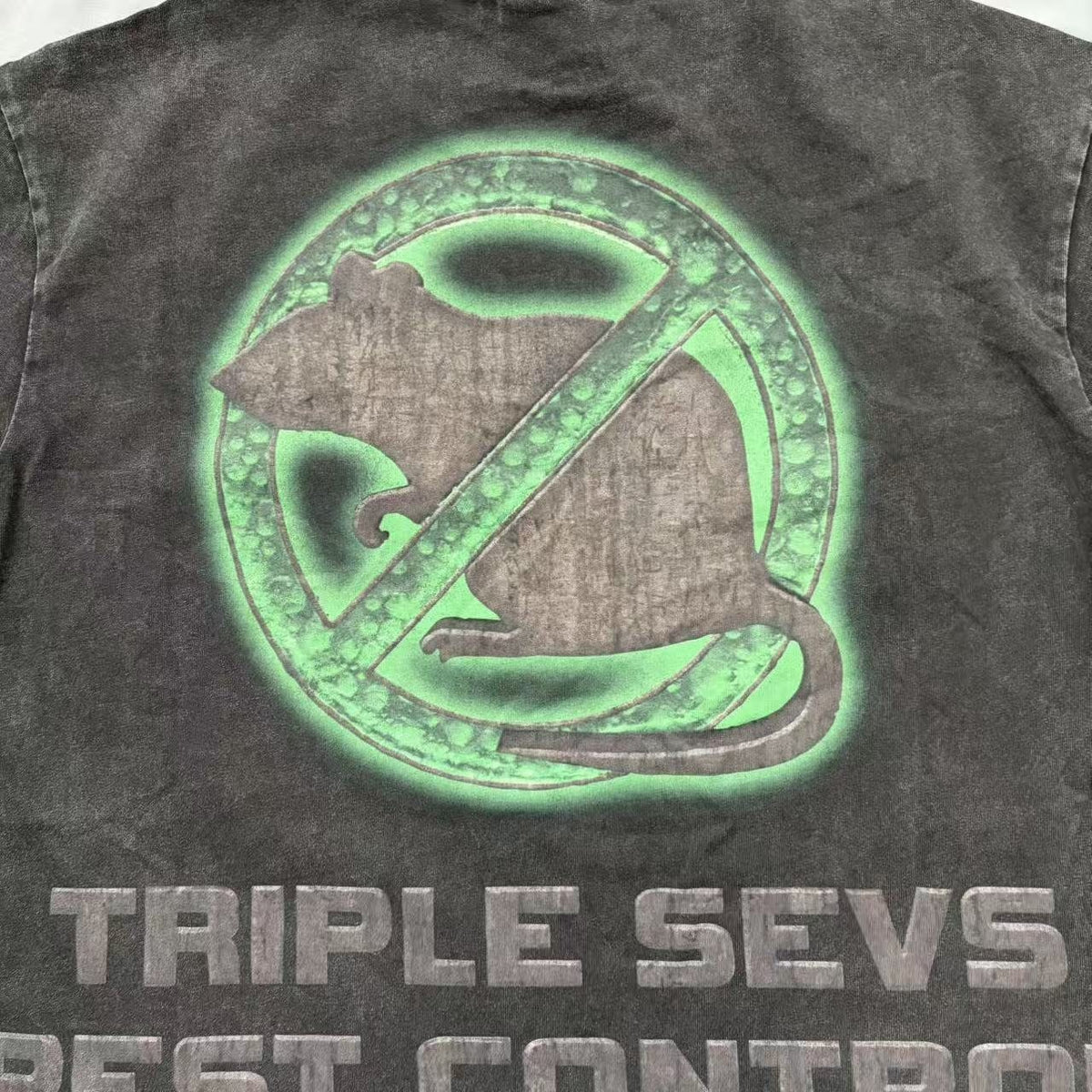 TRIPLE SEVENS Rat Graphic T-Shirt ¡ª detail