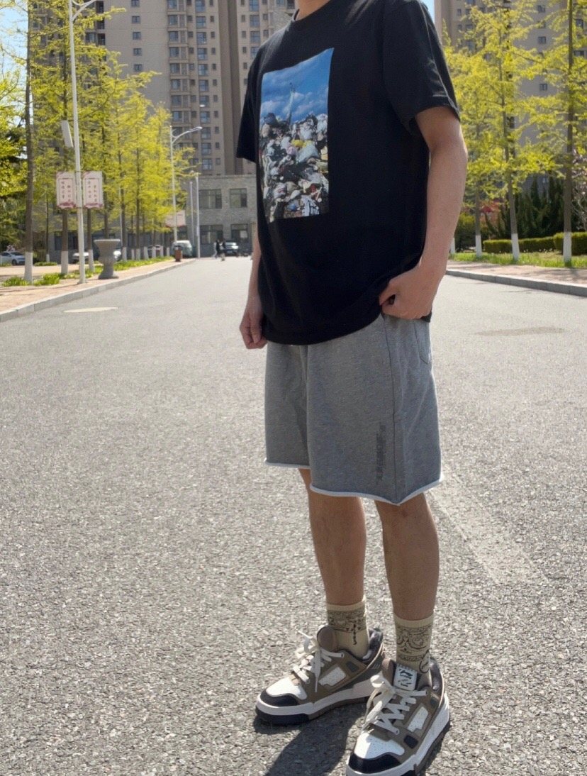 Supreme Trash Scenery Graphic T-Shirt ¡ª model