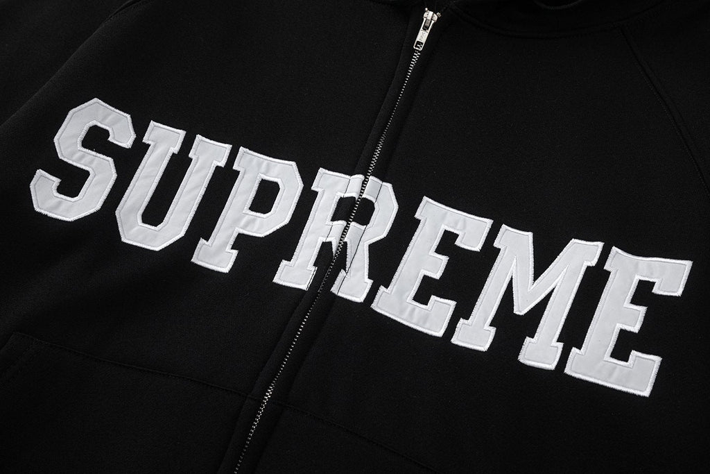 Supreme Front Appliqu¨¦ Zip Hoodie ¡ª detail
