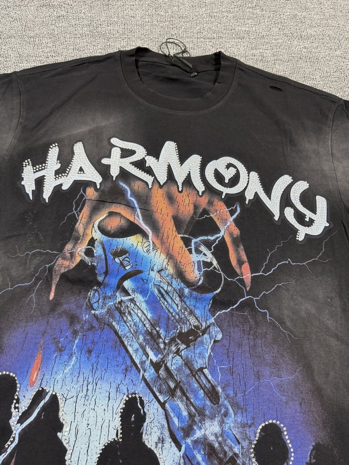 HARMONY New Age Distressed Rhinestone Graphic T-Shirt ¡ª detail