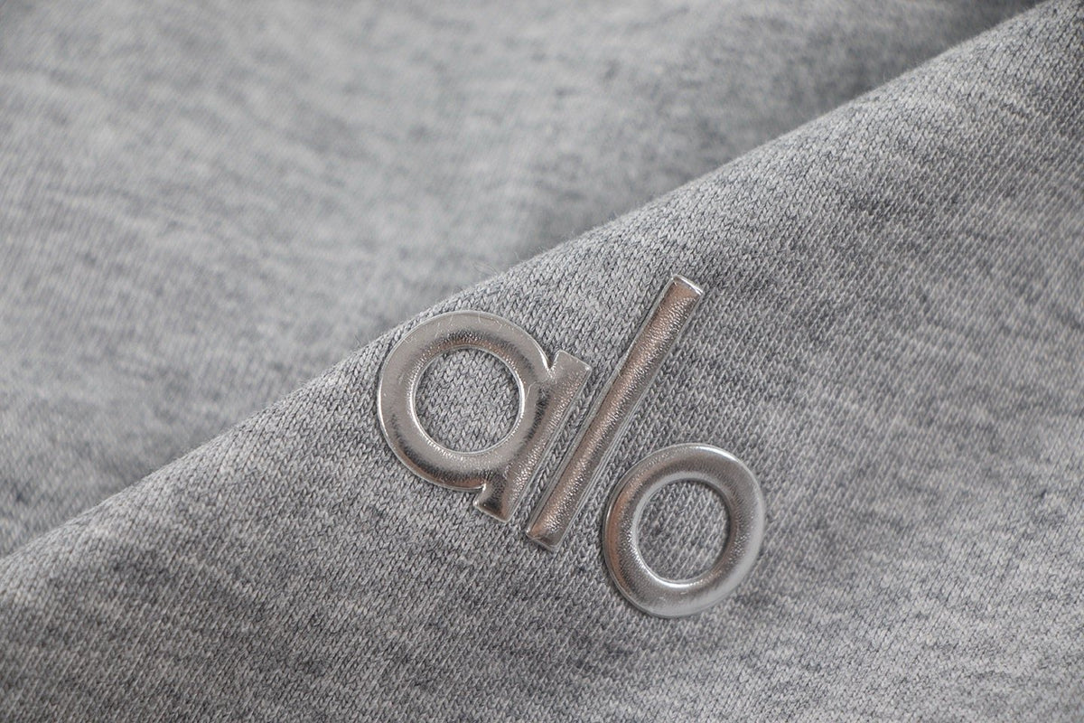 alo Solid Logo T-Shirt & Shorts Set ¡ª detail