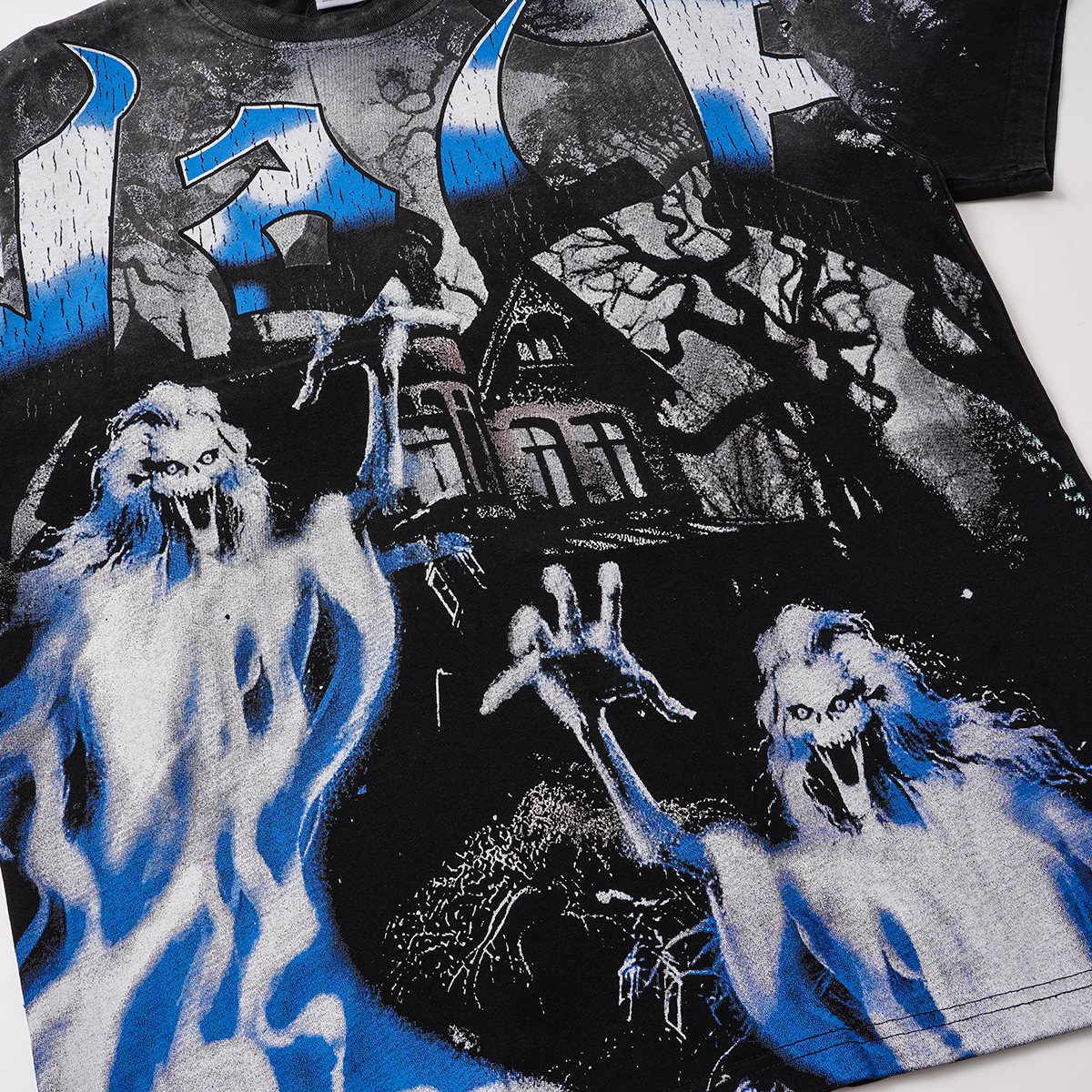 VALE USA Haunted House Ghost Graphic T-Shirt ¡ª detail