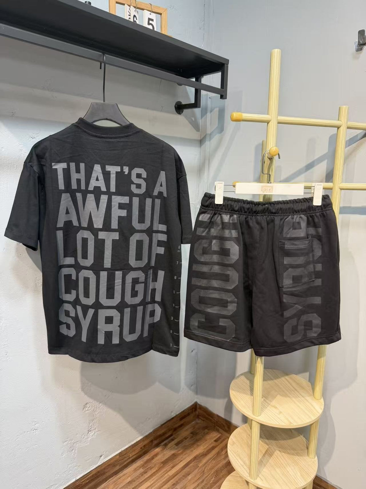 THAT'S A AWFUL LOT OF COUGH SYRUP Graphic Short-Sleeve Set ¡ª back