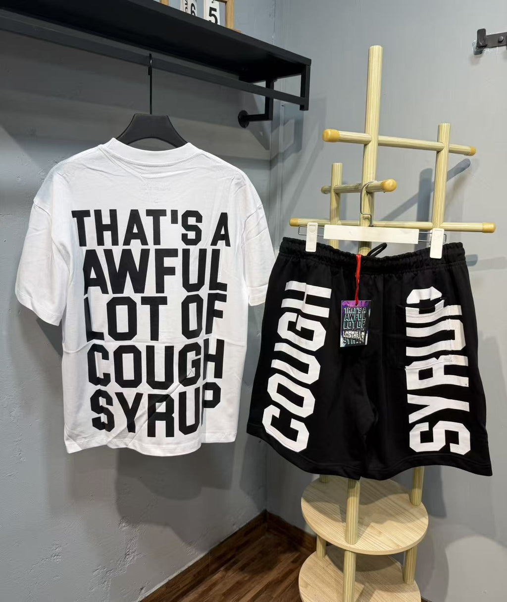 THAT'S A AWFUL LOT OF COUGH SYRUP Graphic Short-Sleeve Set ¡ª back