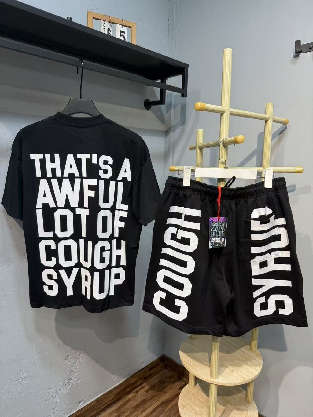 THAT'S A AWFUL LOT OF COUGH SYRUP Graphic Short-Sleeve Set ¡ª back