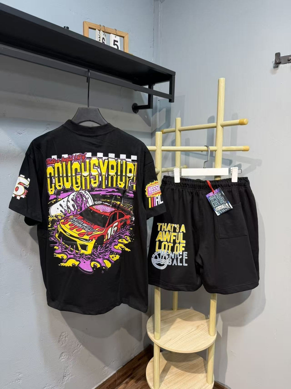 THAT'S A AWFUL LOT OF COUGH SYRUP Racing Car Graphic Short-Sleeve Set ¡ª back