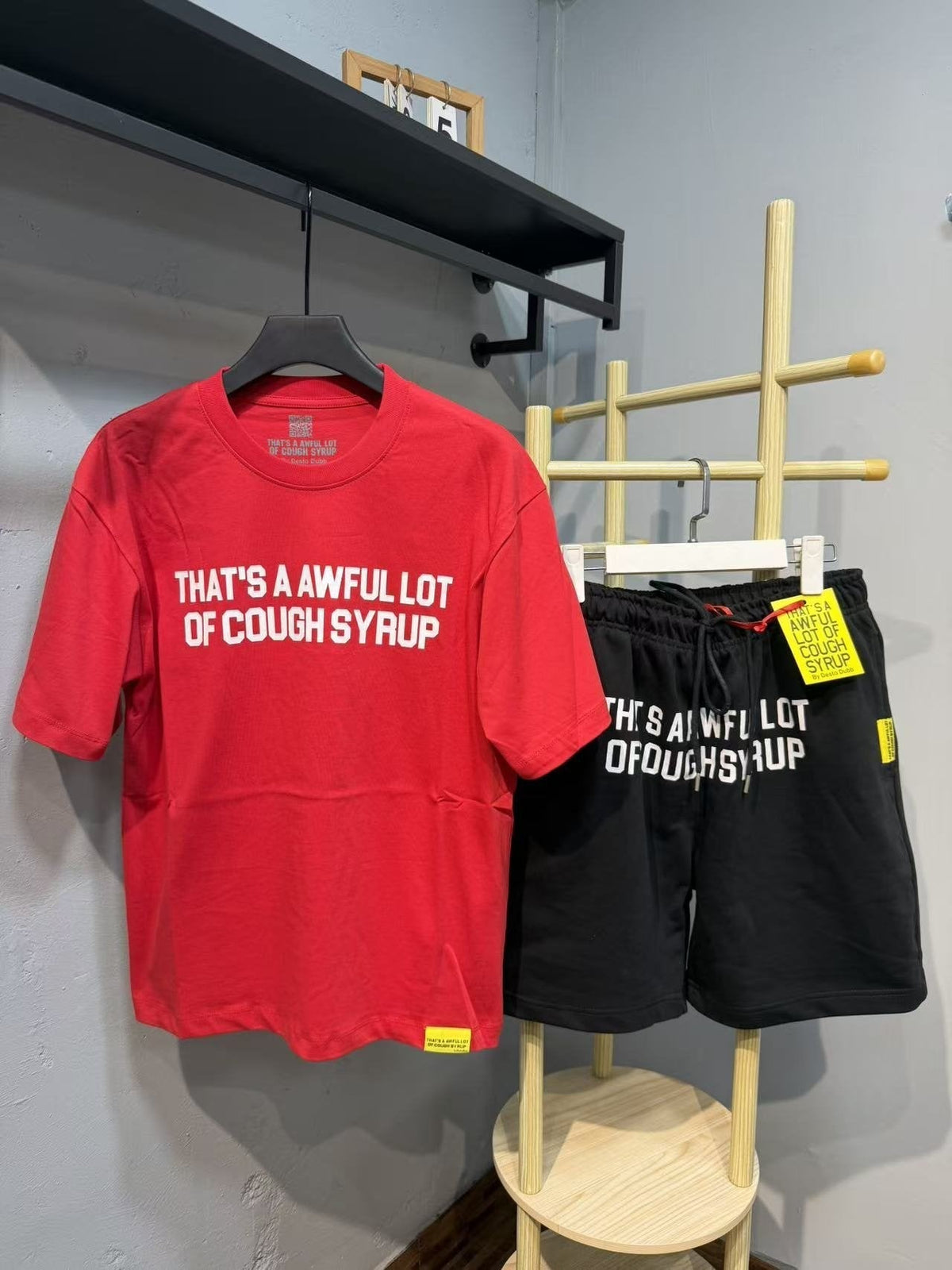 THAT'S A AWFUL LOT OF COUGH SYRUP Short-Sleeve Set ¡ª front
