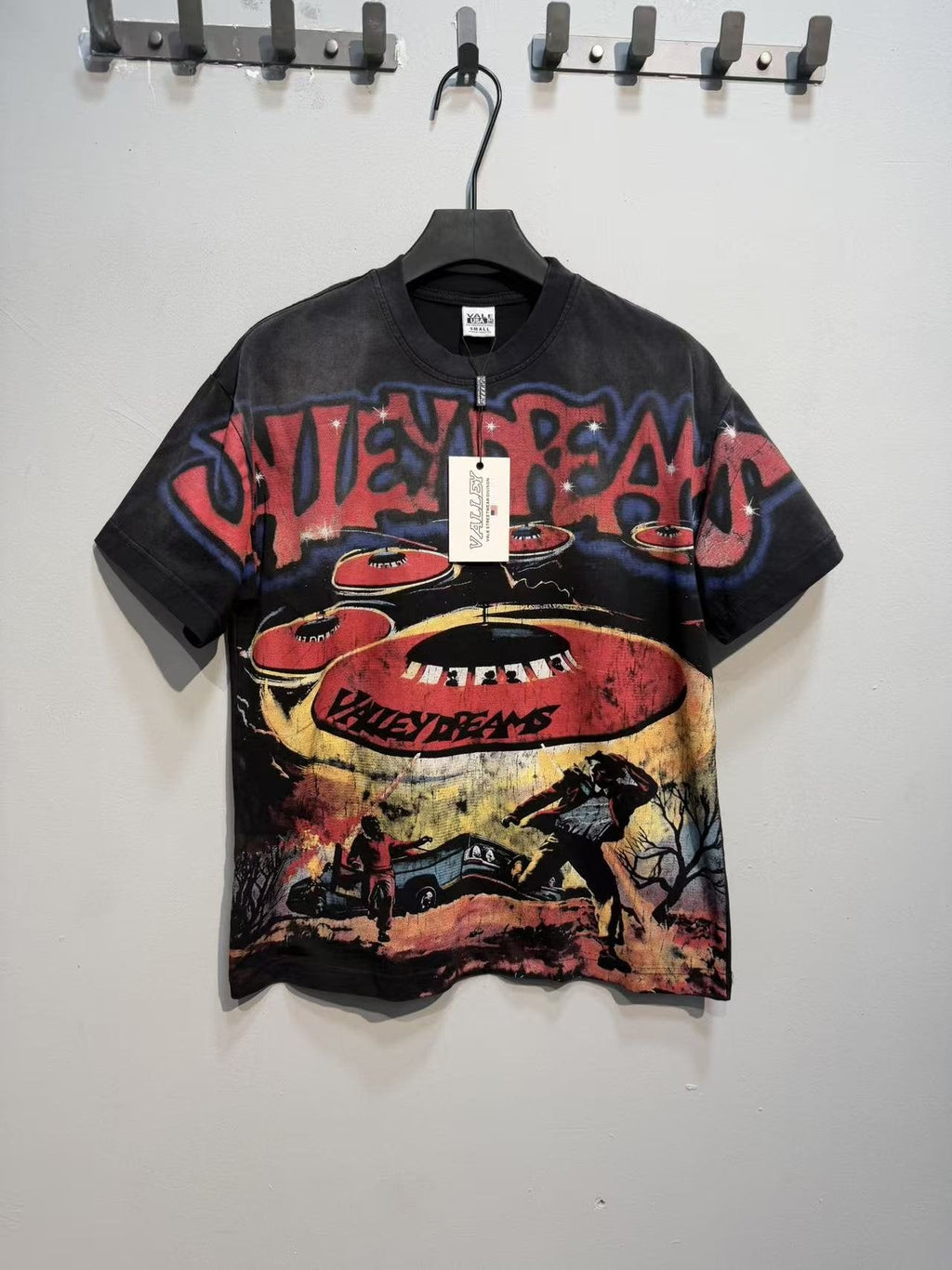 VALLEY UFO Graphic Washed Black T-Shirt ¡ª front