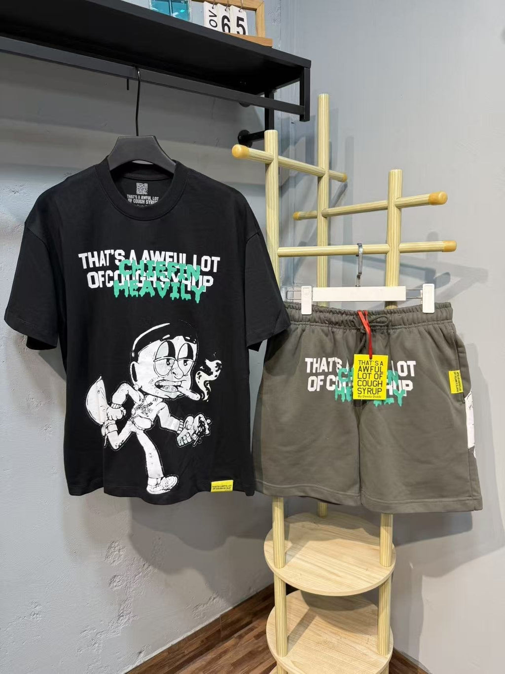 THAT'S A AWFUL LOT OF COUGH SYRUP Graphic Short-Sleeve Set ¡ª front