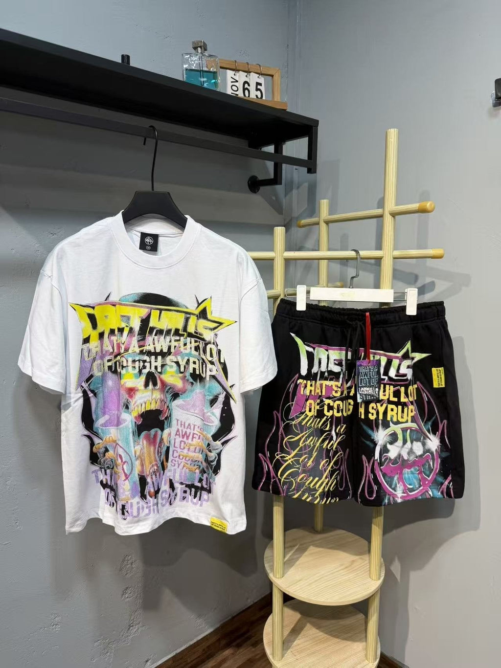 THAT'S A AWFUL LOT OF COUGH SYRUP Statement Graphic Short-Sleeve Set ¡ª front