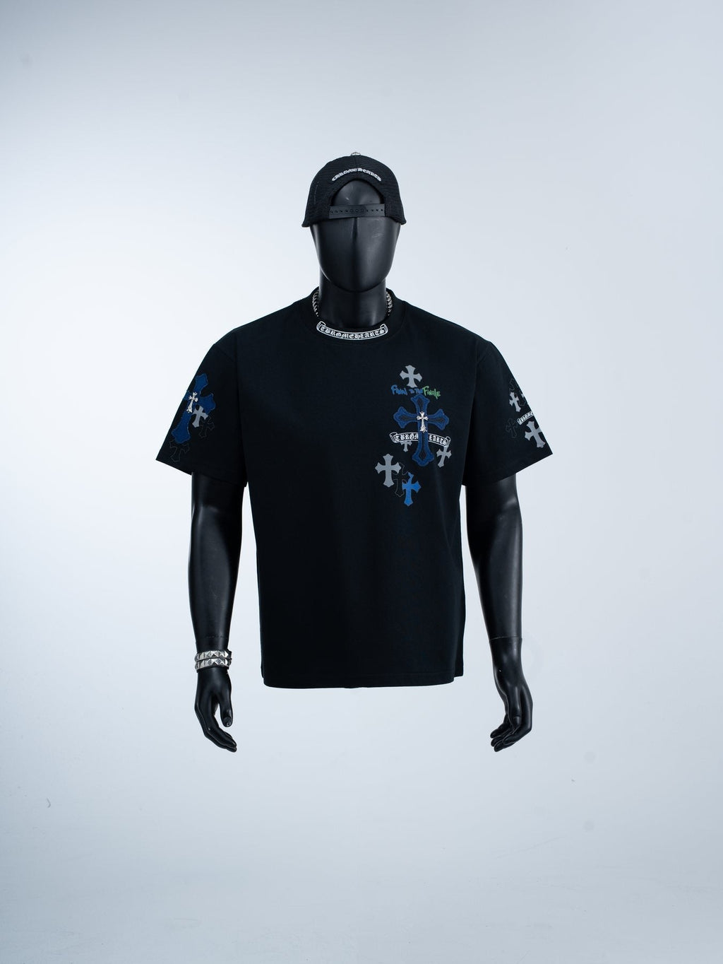 Chrome Hearts Cross Graphic Short-Sleeve T-Shirt ¡ª model