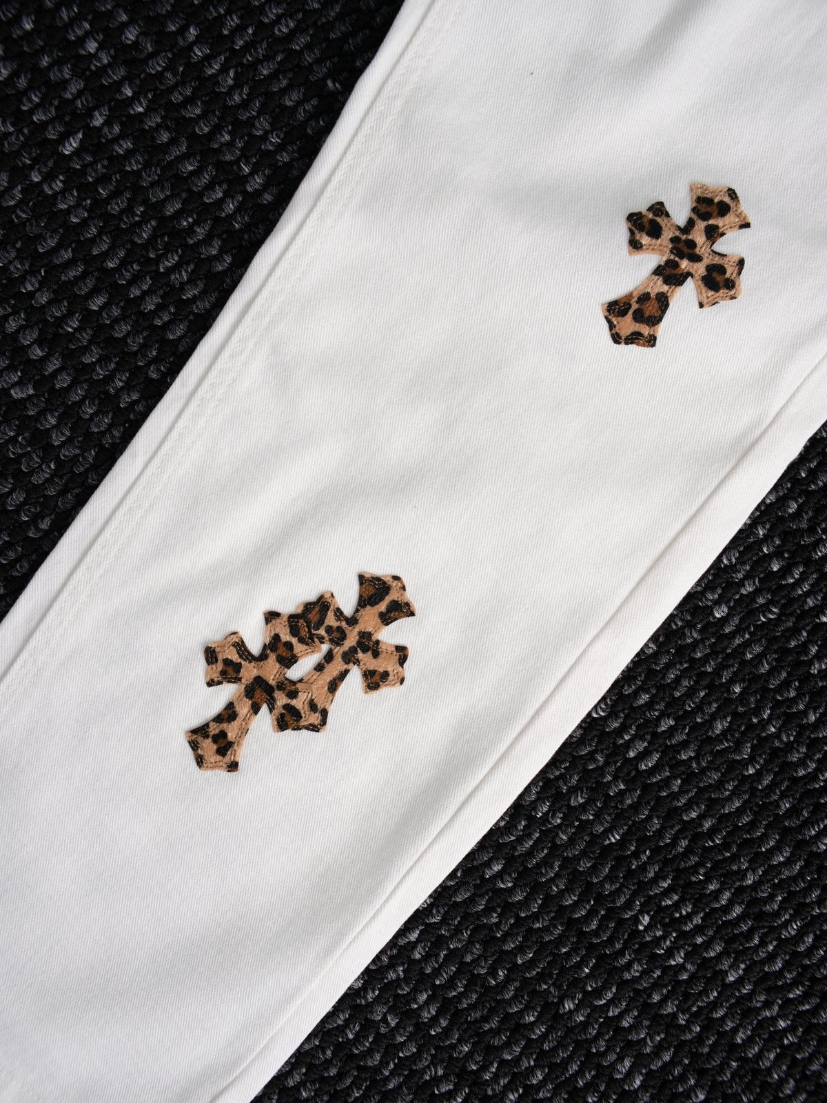 Chrome Hearts Leopard Cross Patch White Jeans ¡ª detail