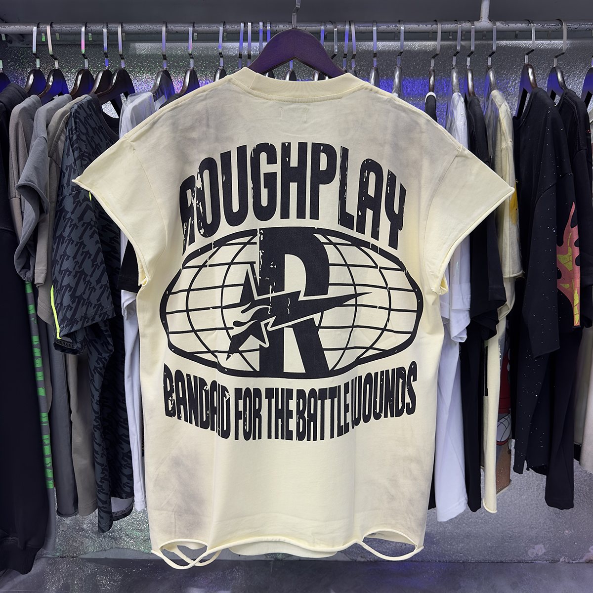 Rough Play Sunkiss Battle Graphic Sleeveless T-Shirt ¡ª context
