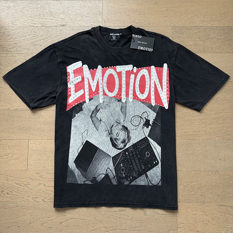 MIXED EMOTION Rhinestone Graphic T-Shirt ¡ª front