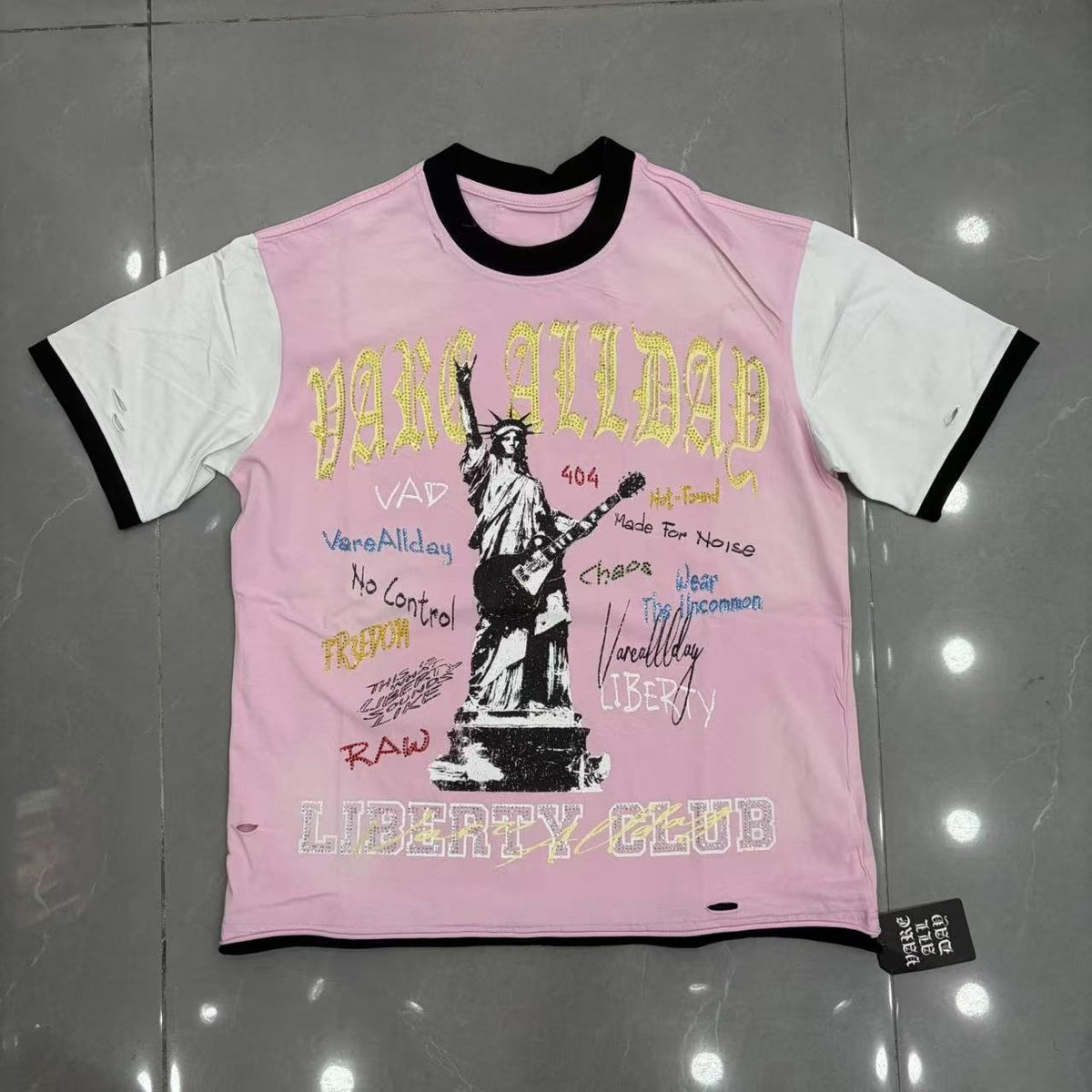 VARE ALL DAY Pink Contrast-Sleeve Graphic T-Shirt ¡ª hero