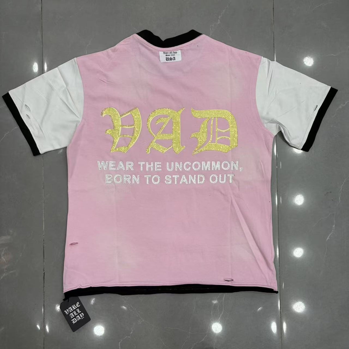 VARE ALL DAY Pink Contrast-Sleeve Graphic T-Shirt ¡ª back