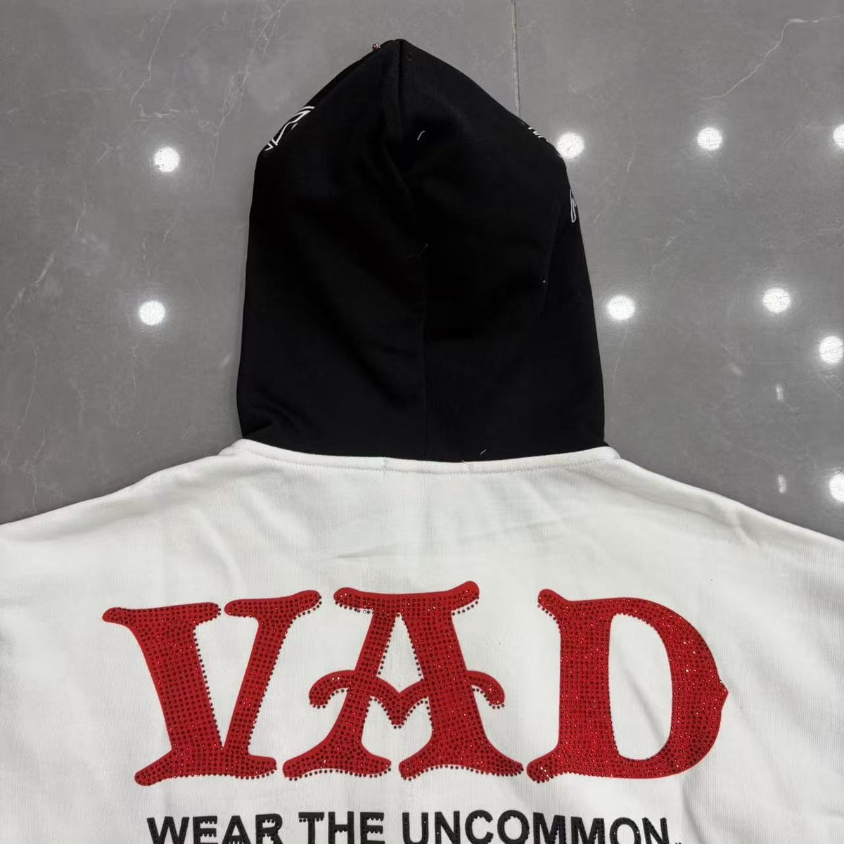VARE ALL DAY Colorblock Rhinestone Zip Hoodie ¡ª detail
