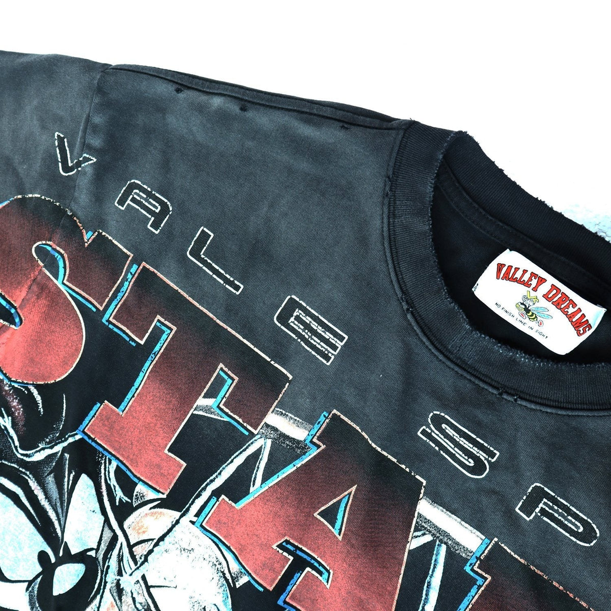 Valley Dreams Sports Stars Thorn Heart Graphic T-Shirt ¡ª neck_label