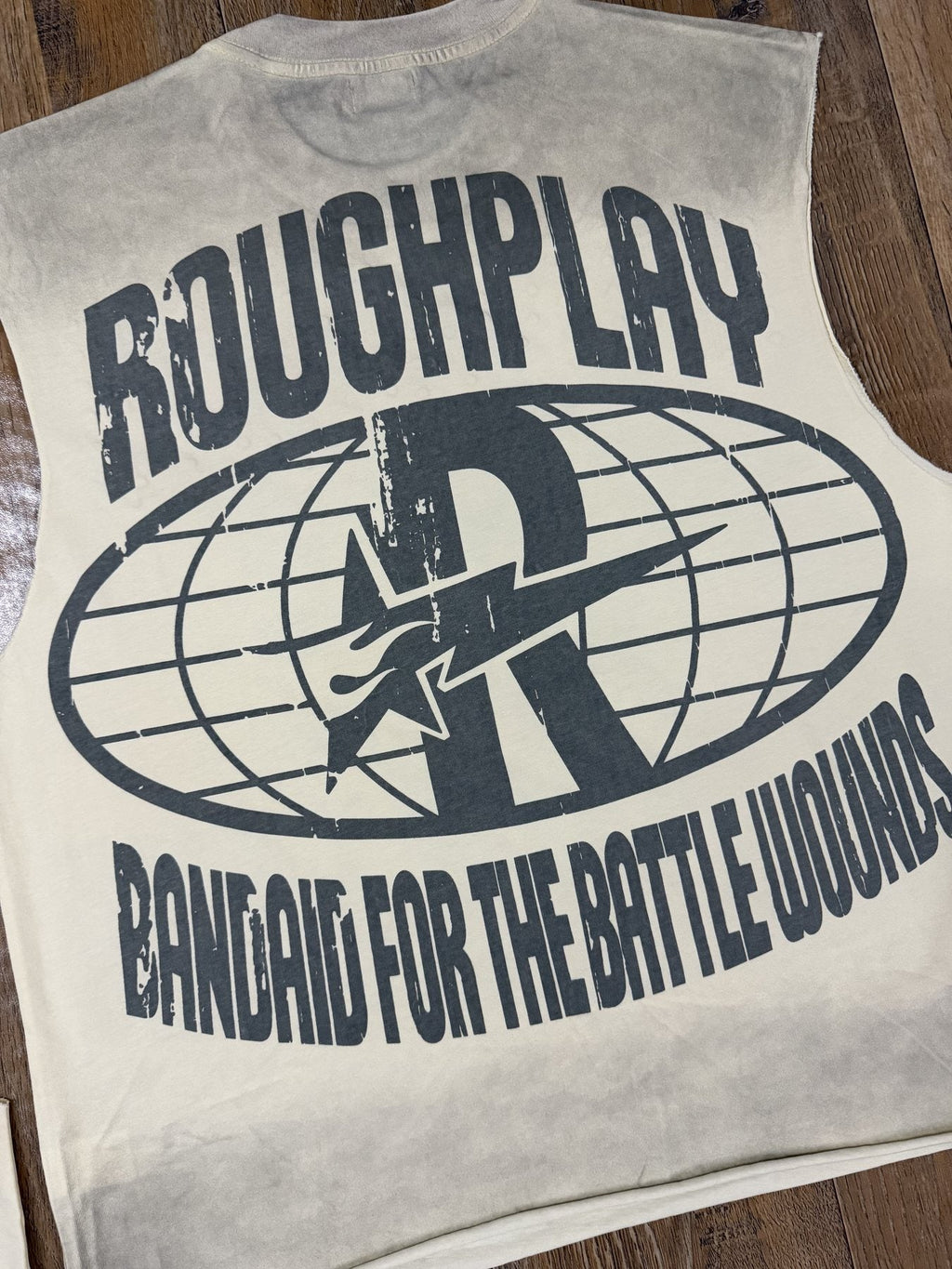 Rough Play Warning Globe Graphic Sleeveless T-Shirt ¡ª detail