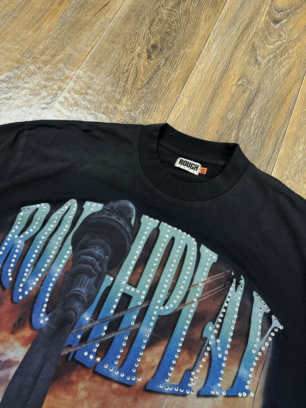 Rough Play Statue of Liberty Graphic T-Shirt ¡ª detail