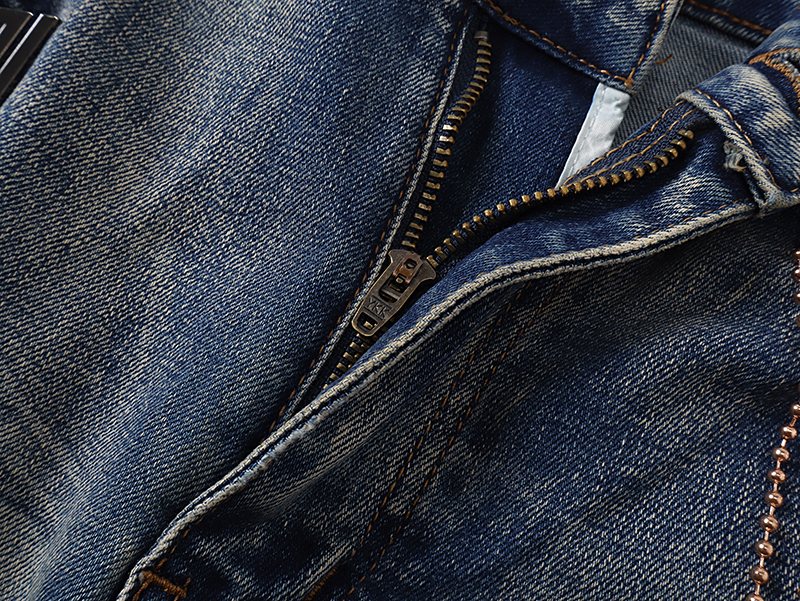 VALABASAS Washed Distressed Blue Jeans ¡ª detail