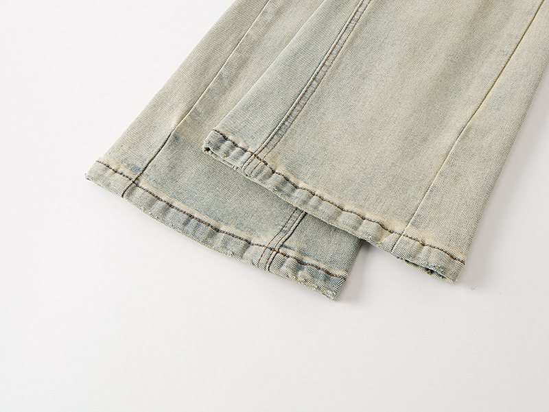 VALABASAS Light Blue Flare Jeans ¡ª detail