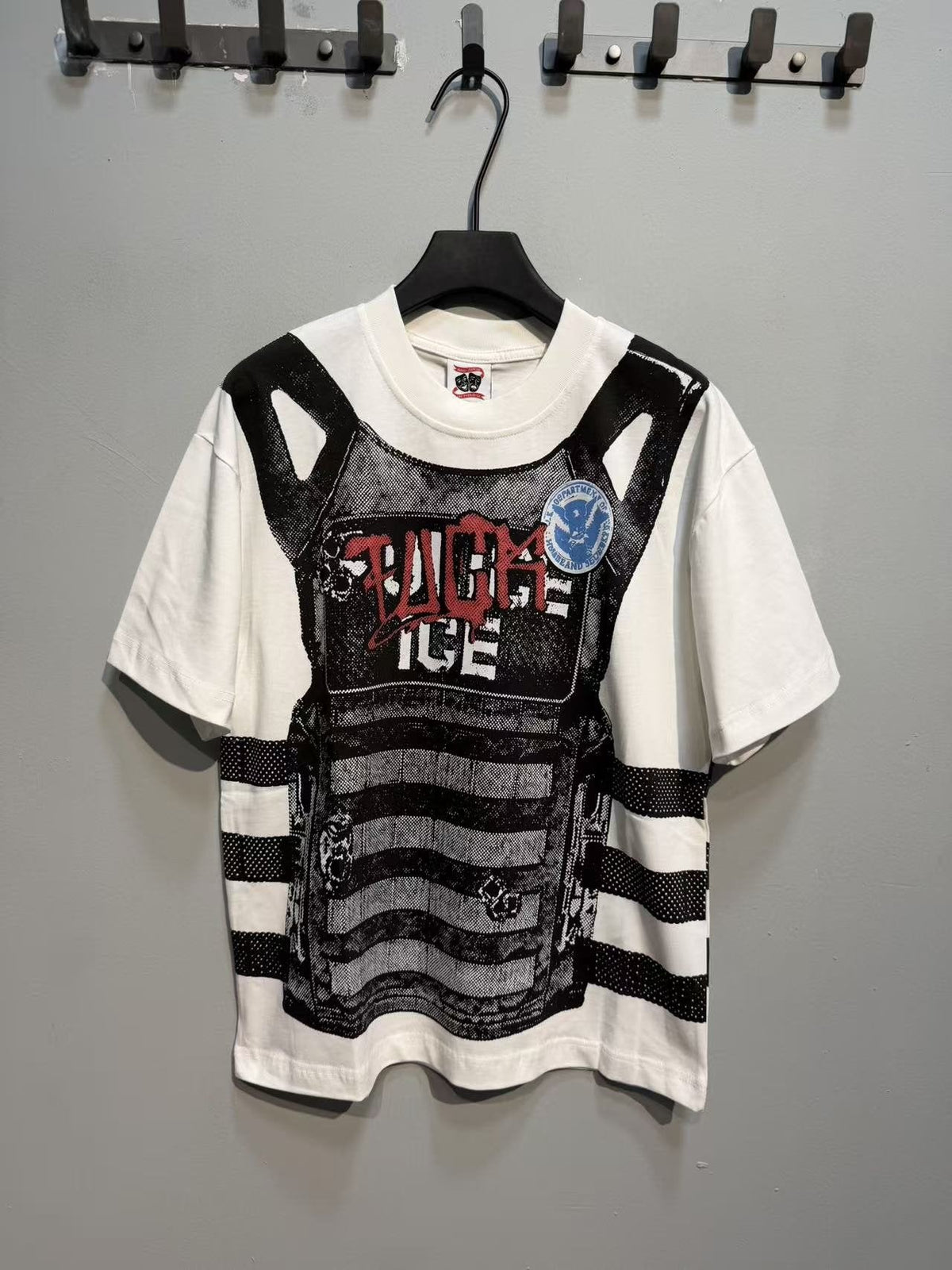 ASAALL Striped Panel Graphic Short-Sleeve T-Shirt ¡ª front