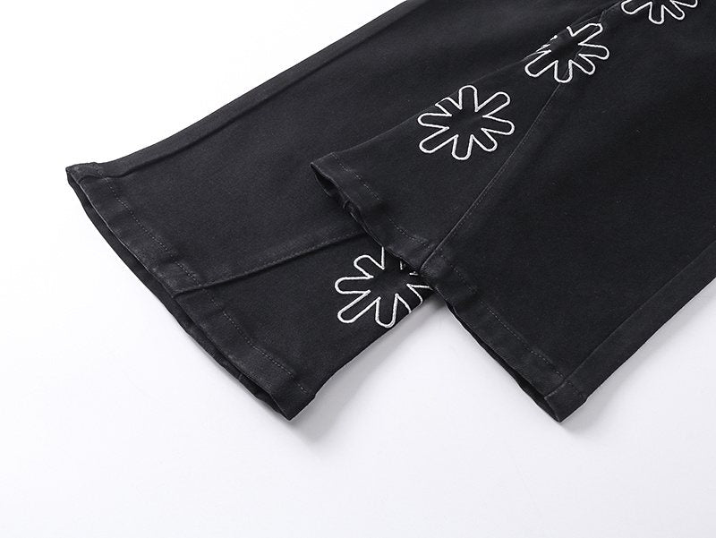 LOSTSHDWS Floral Embroidered Flared Jeans ¡ª detail